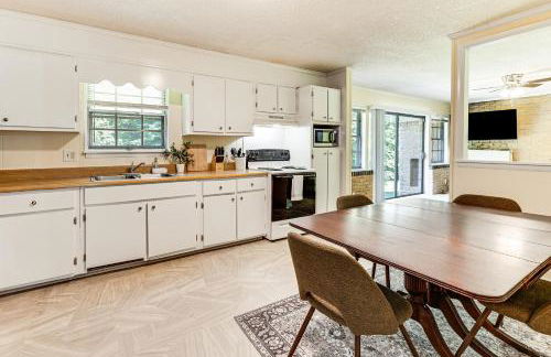 Family-Friendly Huntsville Home with Spacious Yard - Foto 7