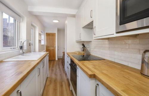 4 bedroom house close to Walmgate bar sleeps 7 - Foto 3