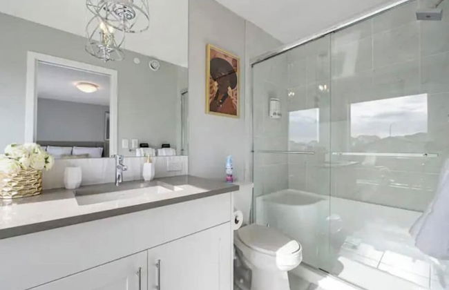 Luxury Modern Home - Livingstone - Photo 24