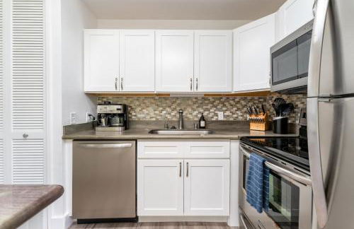 Welcome to Gorgeous Hideout – Your Serene Hawaiian Escape! - Photo 4