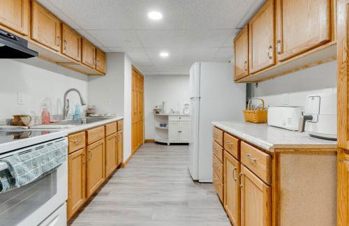 Antiquing and Fishing Riverfront Waupaca Home! - Foto 24