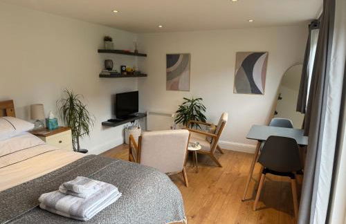 Cosy cabin nestled in the Surrey Hills - Foto 4