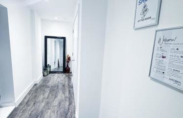 Rochester Gem, Balcony, FREE Parking and 2 mins walk to Station - Foto 6