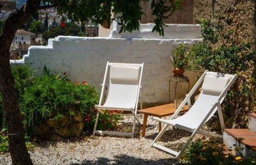 City Central Studio +Private Garden +Amazing View - Photo 27