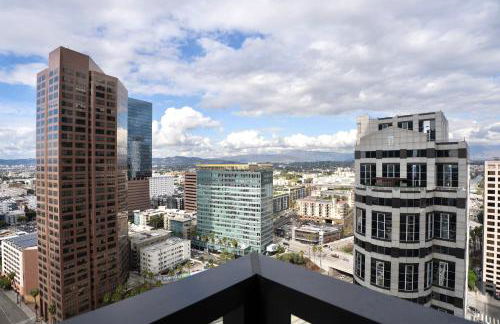 Sky High at Beaudry 2 Bed Apt WITH FREE PARKING - Foto 56