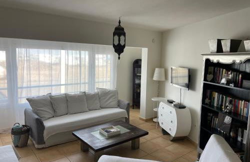 MY OCEAN HOME !!! Breathtaking location, Steps to the ocean, Spacious sea view, Fully Equipped and Well-Furnished with Private Entrance and High-Speed Fiber Optic Internet - Photo 45