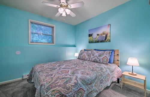 Hot Tub and Yard Stroudsburg Home in Poconos - Foto 26