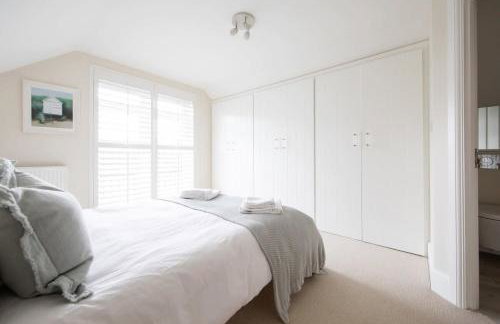 Superior House for 6 Near Beach w Parking Garden - Foto 54