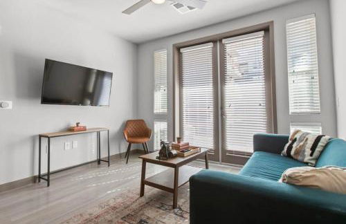 Cozysuites PHX RORO Gym Pool Pets Parking #12 - Photo 3