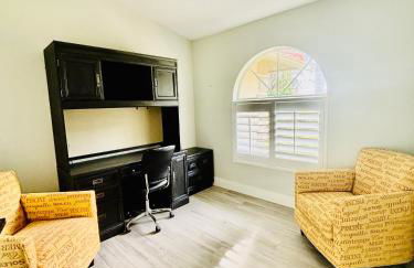 Modern Luxury Retreat in Naples - Photo 62