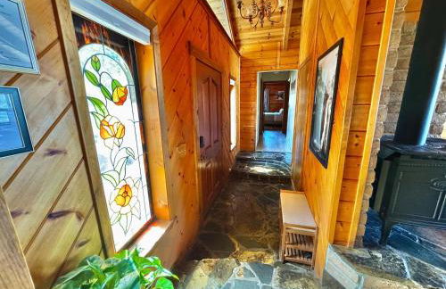 NEW LISTING, Near Yosemite South Gate entrance and town, King bed, Hot Tub, BBQ, Firepit & Mountain Views - Foto 30