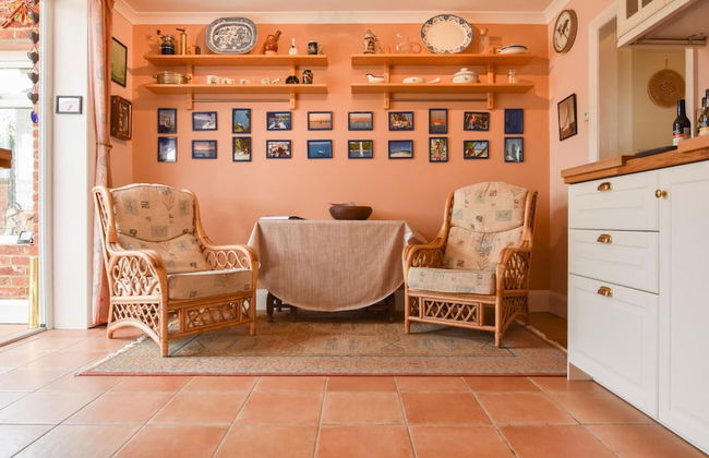 Anchor Down Close to the Beach Cafes and Restaurants - Foto 5