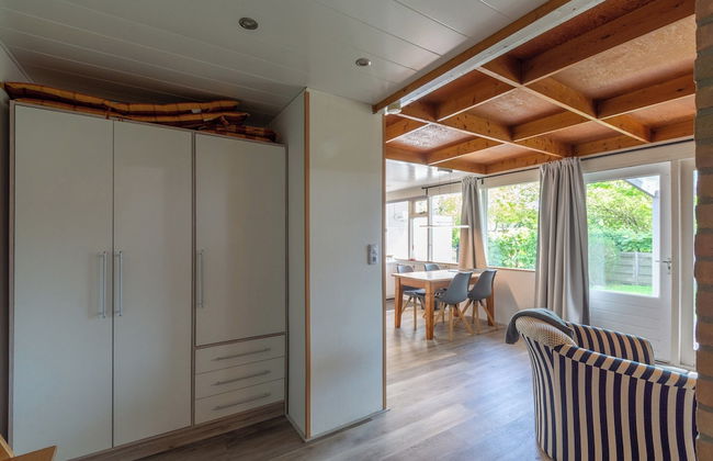 Cozy Holiday Home With Garden - Photo 17