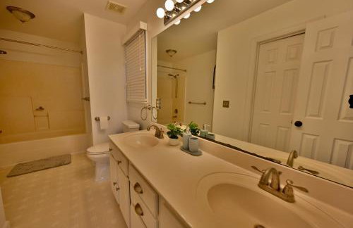 Majestic Home in Summer Oaks - Foto 35