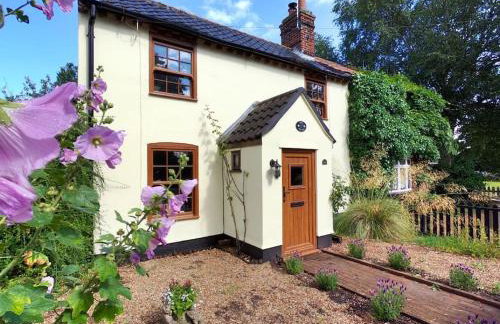 Rose Cottage, 2 Bedroom Cottage with character, near Southwold - Photo 1