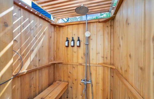 1 Block to Beach, Park 3 cars, Game Room and Balcony - Foto 28