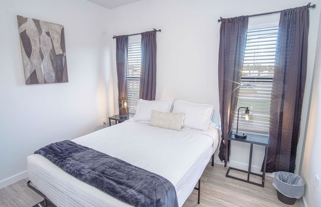 Spectacular 3 BR Plus 2 and a Half BA Apt Near Downtown - Foto 2