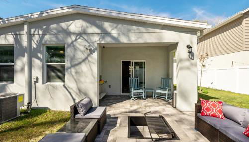 Chic Retreat-Stunning Design Cozy Fire Pit Escape! - Foto 5