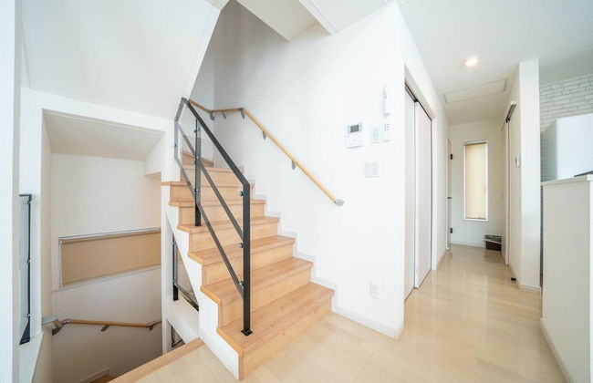 THE LUNA LOUNGE - Photo 20