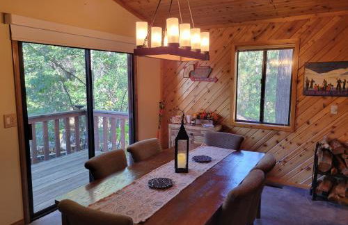 Four Seasons Getaway-Private Hot Spa with Pine Tree Views-Walk to Village and Pineknot Trailhead-Plus King Bed! - Photo 21
