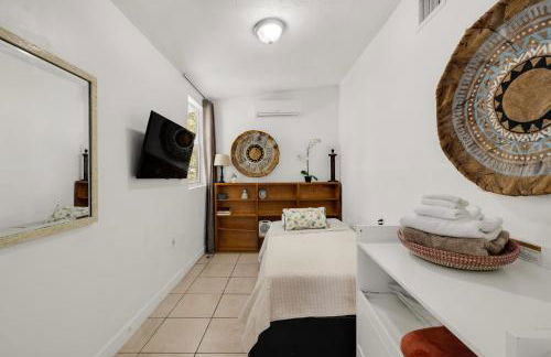 Artful 4BR Family Retreat - Foto 8