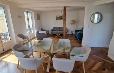 Face château St Germain en Laye, appartement 4 à 6 personnes, 23 min de Paris Champs-Elysées - Foto 2