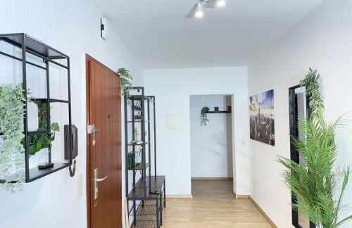 Frankfurt Work and Rest- 4 Bedrooms- 2 WCs- free Parking- 5 Queen size beds- Fast WiFi- roller shutters - Foto 38