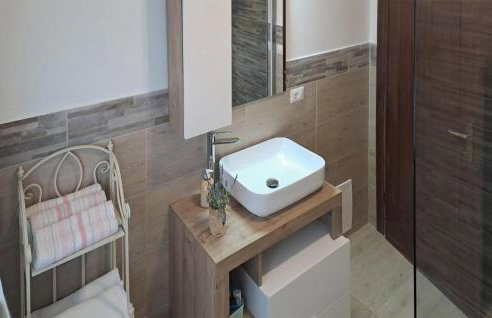 Awesome Apartment In Verni Lu With Wifi - Foto 13