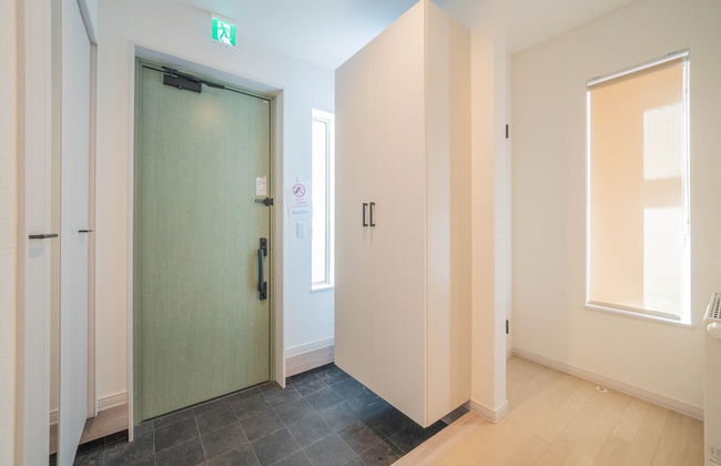 THE LUNA LOUNGE - Photo 39