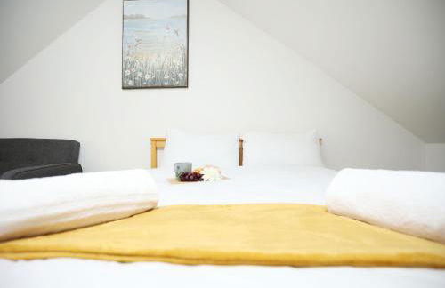 Gloucester Rd By N And N Stays, Newly Refurbed 6 Bed all ensuite house by N And N Stays Ltd, Perfect for contractors and Corporate stays, Close to YTL Arena Site, Pvt Parking for Vans and and work vehicles, Wifi - Foto 47