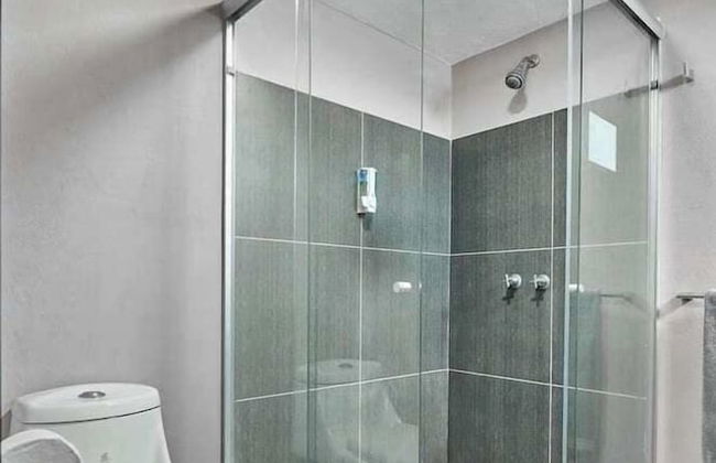 S01 Suite 2 min del TEC Wifi Terraza - Foto 11