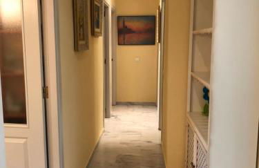 Bonito apartamento con jardín, piscina y aparcamiento gratuito - Photo 11