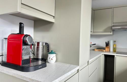 Private Garden Retreat 2BR Modern Comfort - Foto 28