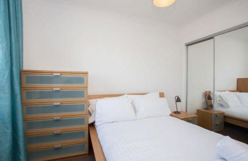 3 Bedroom Duplex with Free Parking - Foto 15