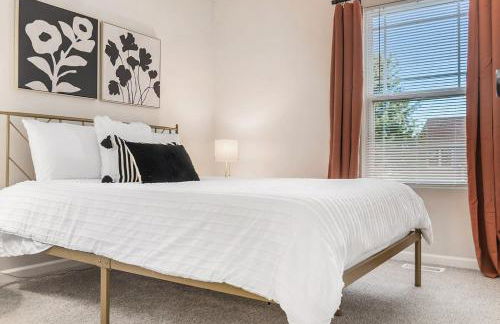 Elegant Escape-Fenced Yard BBQ & Cozy Fire Pit - Foto 21