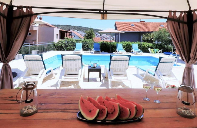 Villa Mendula Trogir - Luxury villa by the beach - heated pool - lush green garden - Photo 71