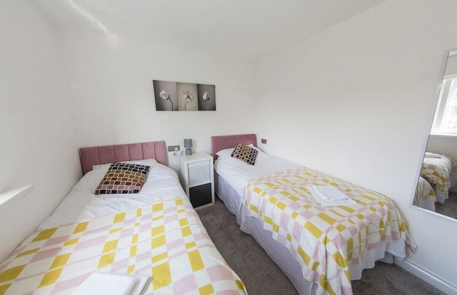 5 Bed Detached House - Sleeps 14 - Photo 14