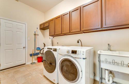 7 Mi to Lake Casa Blanca Laredo Family Home! - Foto 13