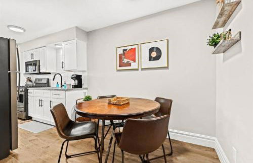 Luxury King Suite - Newly Renovated in Mt. Clemens - Foto 13