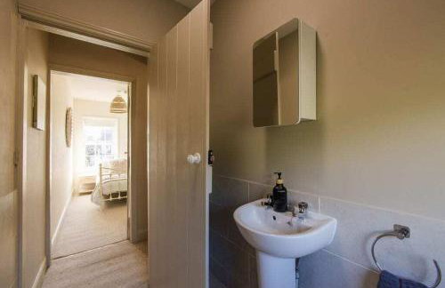 Beautiful Chester Cottage - Photo 44