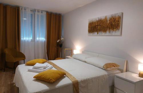 Adriatic Loridas - Foto 1