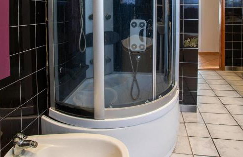 Stunning Apartment In Gowidlino - Foto 19