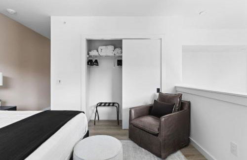 Luxury Penthouse with 2 Floors Pool Patio Gym Walk to Broadway - Foto 23