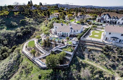 Luxury Hill Villa with Spectacular View - Foto 22