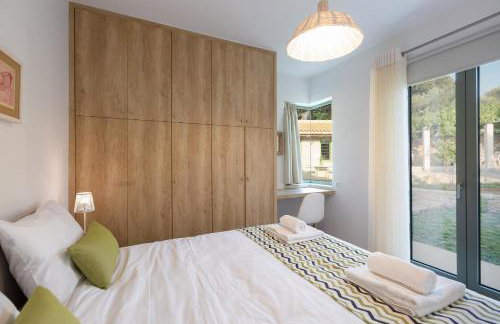 Nature Retreat Green Oasis Villa with Private Pool & Rooftop Hot Tub - Foto 23