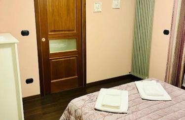 Incantevole Appartamento con Giardino - Garage Privato e Free Wifi - Photo 11