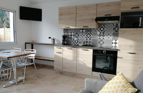 Petite Maison refaite à neuf proche plage - Foto 10