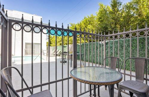 Blueground Melrose pool nr Griffith Park LAX-1399 - Foto 5