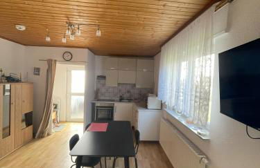 Apartment Klein - alles drin in 45qm, Platz für bis zu 4 Personen plus Hund, egal ob Familie, Kollegen oder Freunde - Foto 2