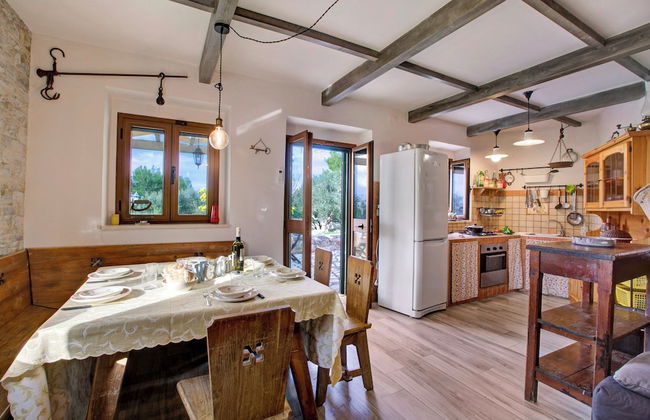 Trulli Silvana In Locorotondo - Foto 13